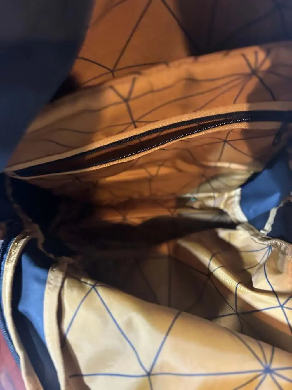 NWOT Thule 20L Notus Laptop/ backpack